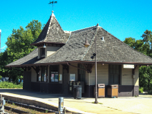 Picture of Metra's Ravinia Station