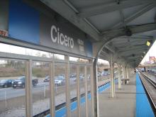 Picture of CTA's Cicero Congress Blue Line rail station