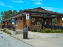 Picture of Metra's Arlington Park station