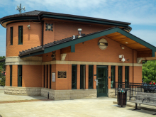 Picture of Metra's Dee Road Station