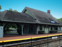 Picture of Metra's Golf Station