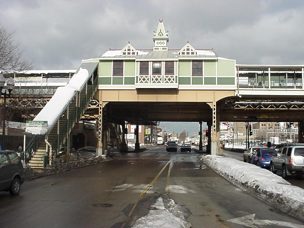 Picture of CTA's Ashland Lake rail station