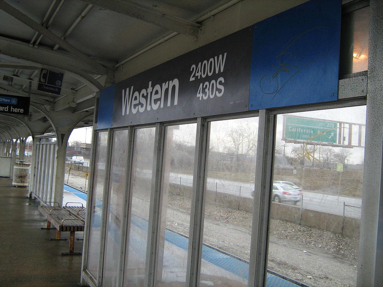 Picture of CTA's Western Blue Line Congress station