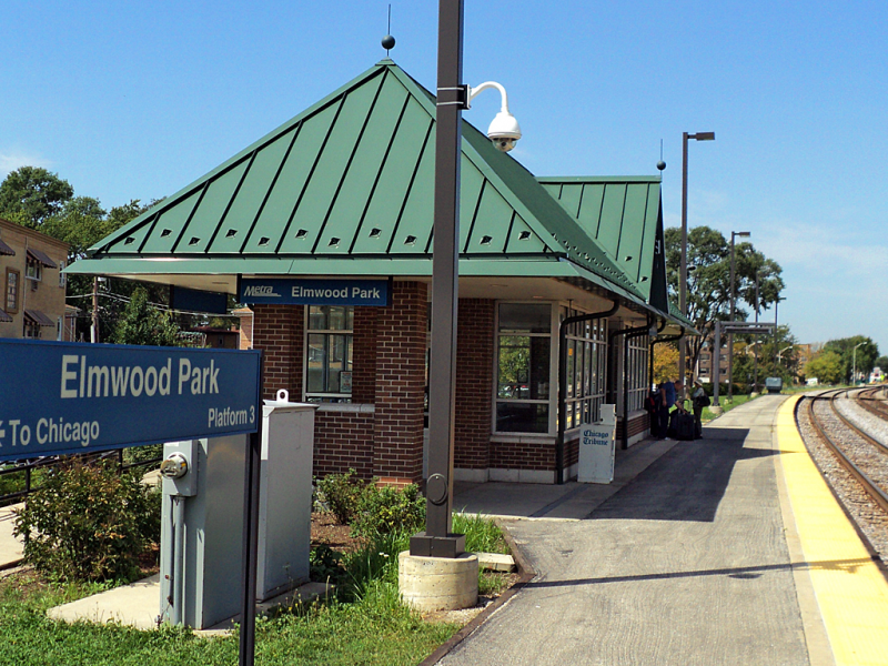 Picture of Metra's Elmwood Park Station