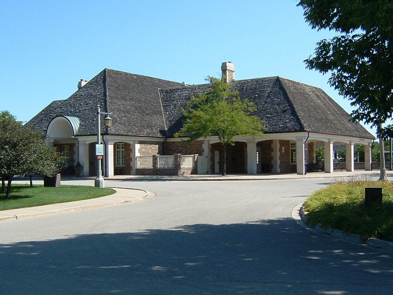 Picture of Metra's Lake Forest Station on the Milwaukee District North LineLine
