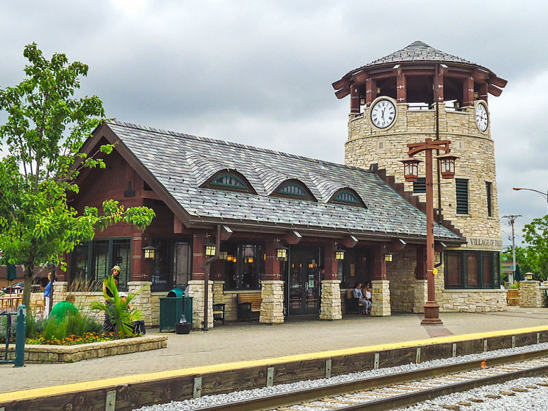 Picture of Metra's Tinley Park station.